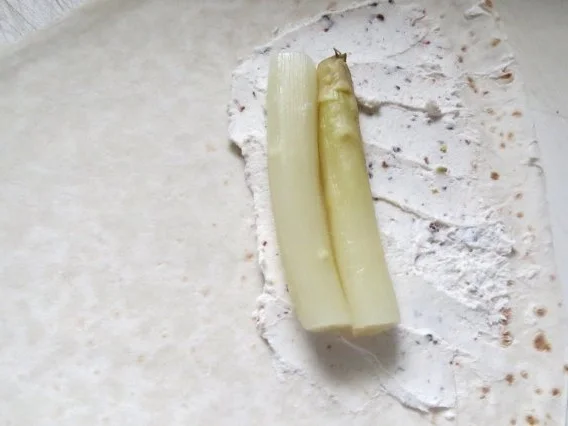 Zwischensnack: Spargel mit Ziegenkäse im Teigmantel - Rezept - Bild Nr. 3