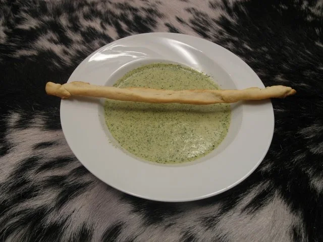 Kräuterschaumsüppchen mit Grissini - Rezept