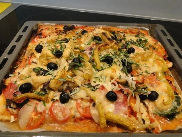 Rezept: Traumpizza mit allen Köstlichkeiten die ich mag. Bitte durchlesen Traumpizza mit allen Köstlichkeiten die ich mag. Bitte durchlesen - Rezept