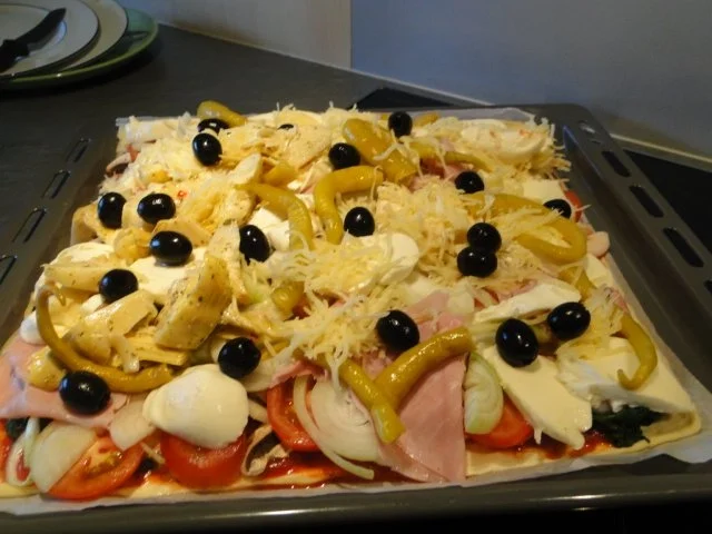 Rezept: Traumpizza mit allen Köstlichkeiten die ich mag. Bitte durchlesen Bild Nr. 16 Traumpizza mit allen Köstlichkeiten die ich mag. Bitte durchlesen - Rezept - Bild Nr. 16