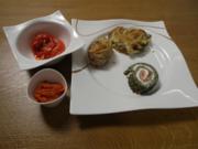Traditionelle Pita mit Paprika-Salat und kleiner Lachsrolle - Rezept