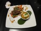 Mariniertes Rinderfilet auf Zitronengrasspießen, Paprika-Koriander-Gemüse & Nudelmuffins - Rezept
