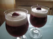 Kirschgelee mit Joghurthaube - Rezept