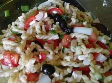 Rezept: Bunter Nudelsalat Bunter Nudelsalat - Rezept