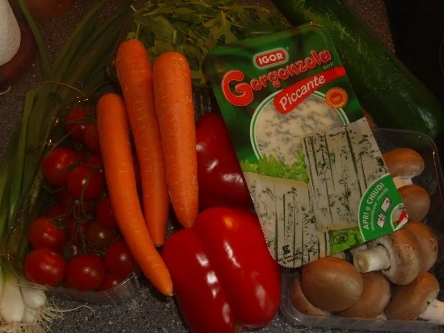 Gemüsepfanne auf Rucola in Gorgonzola - Rezept - Bild Nr. 2