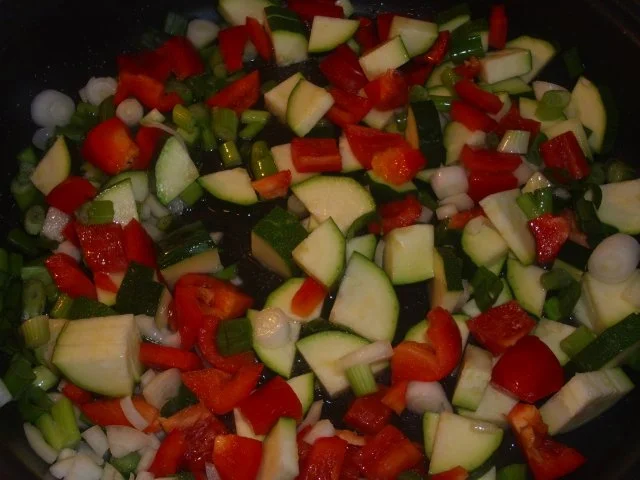 Gemüsepfanne auf Rucola in Gorgonzola - Rezept - Bild Nr. 3