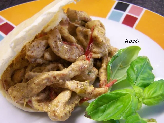 Schaormabrötchen gefüllt mit Mosterdgeschnetzelten - Rezept