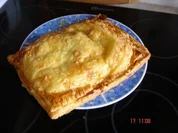 Große Blätterteigtasche mit Hausfrauenfüllung - Rezept