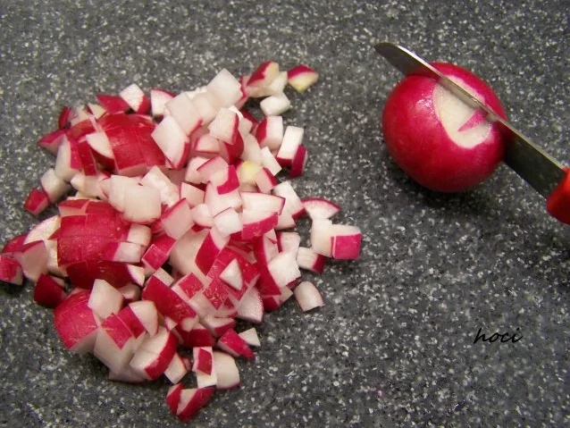 Rezept: Radieschen-Käsesüppchen mit kleinem Hähnchenspiess Bild Nr. 3 Radieschen-Käsesüppchen mit kleinem Hähnchenspiess - Rezept - Bild Nr. 3