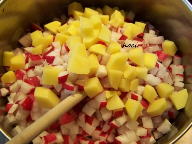 Rezept: Radieschen-Käsesüppchen mit kleinem Hähnchenspiess Bild Nr. 12 Radieschen-Käsesüppchen mit kleinem Hähnchenspiess - Rezept - Bild Nr. 12