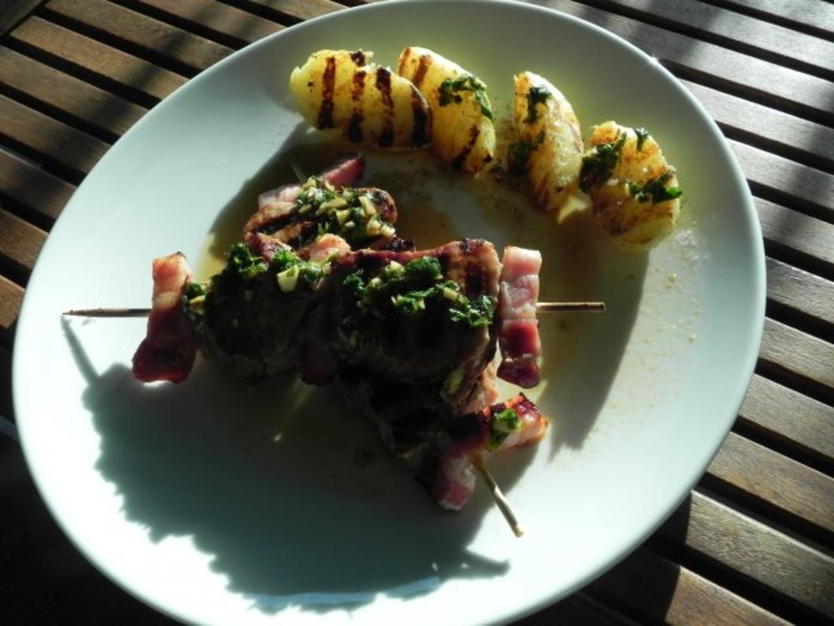 Spicy Schweinefiletspieße mit Bacon und Salat - einfach - 232 kcal/100g