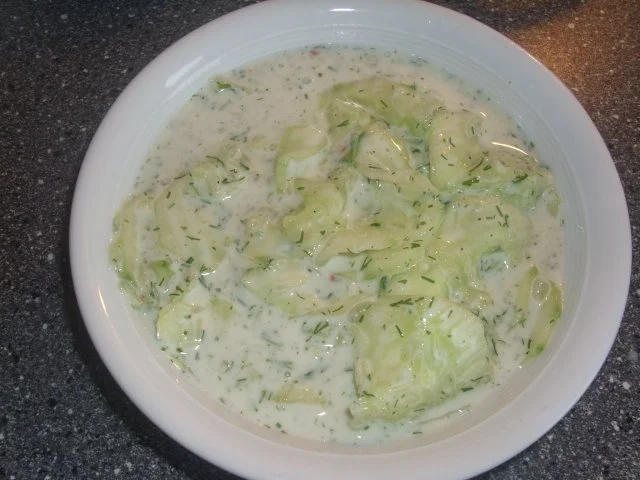 Gurkensalat mit Kefir - Rezept
