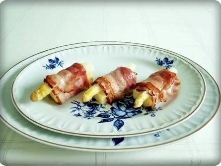 Spargel „Sushi“ auf Kräutersauce - Rezept - Bild Nr. 2