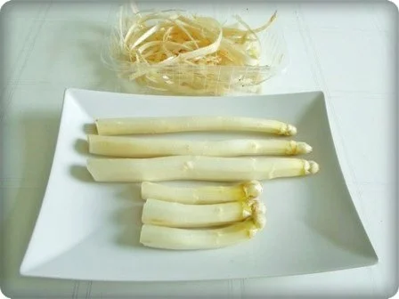 Spargel „Sushi“ auf Kräutersauce - Rezept - Bild Nr. 7