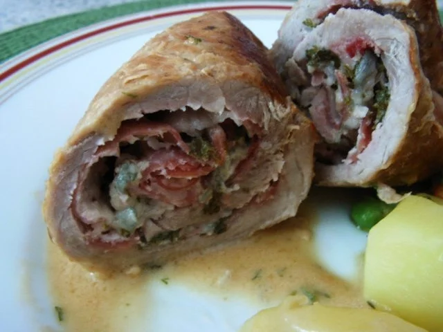 Rezept: Gefüllte Schweine-Rouladen Bild Nr. 2 Gefüllte Schweine-Rouladen - Rezept - Bild Nr. 2