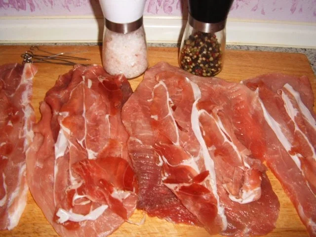 Rezept: Gefüllte Schweine-Rouladen Bild Nr. 5 Gefüllte Schweine-Rouladen - Rezept - Bild Nr. 5