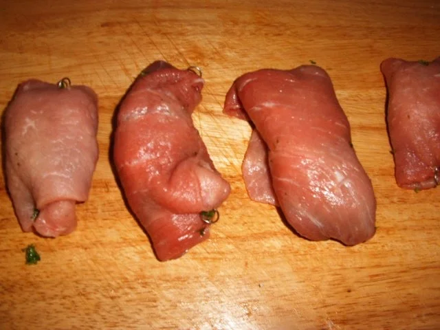 Rezept: Gefüllte Schweine-Rouladen Bild Nr. 7 Gefüllte Schweine-Rouladen - Rezept - Bild Nr. 7