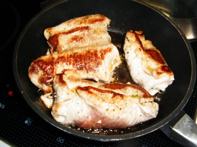 Rezept: Gefüllte Schweine-Rouladen Bild Nr. 8 Gefüllte Schweine-Rouladen - Rezept - Bild Nr. 8