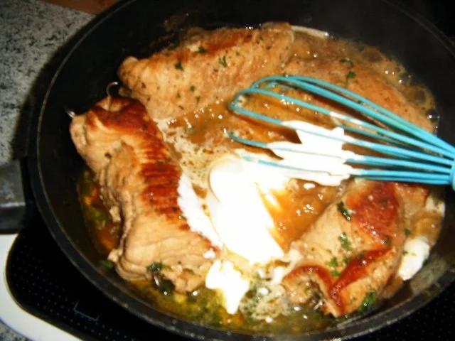 Rezept: Gefüllte Schweine-Rouladen Bild Nr. 10 Gefüllte Schweine-Rouladen - Rezept - Bild Nr. 10