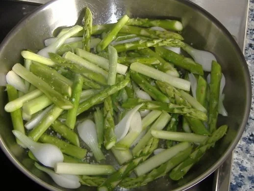 Kalbskotelett mit Kartoffel-Steinpilz-Stampf und grünem Spargel - Rezept - Bild Nr. 5