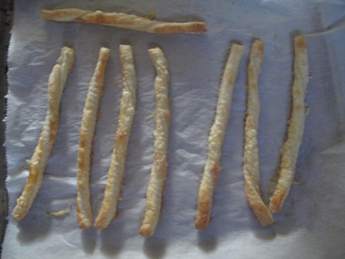 Käsestangen aus selbstgemachtem Quarkblätterteig - von jeannie249