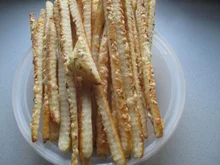 Käsestangen aus selbstgemachtem Quarkblätterteig - Rezept