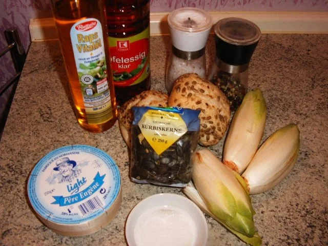 Camembert- Chicoree-Brötchen - Rezept - Bild Nr. 2