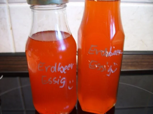 Vorrat: Erdbeeressig - Rezept