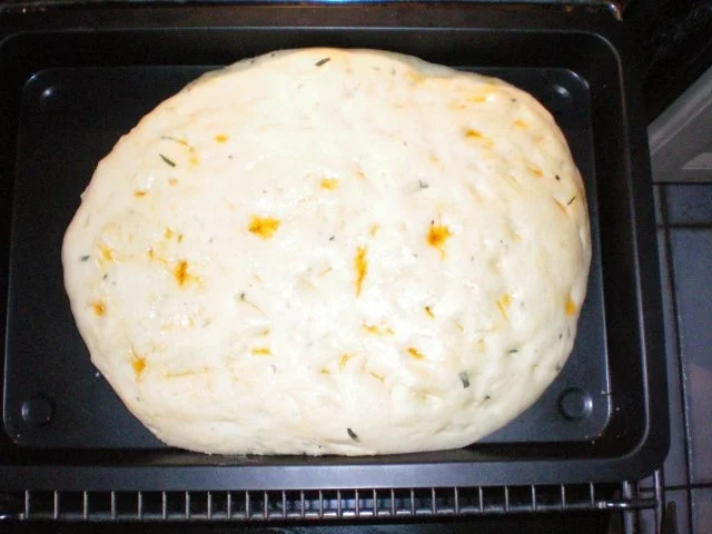 Rezept: Brot: Focaccia mit Rosmarin Bild Nr. 9 Brot: Focaccia mit Rosmarin - Rezept - Bild Nr. 9