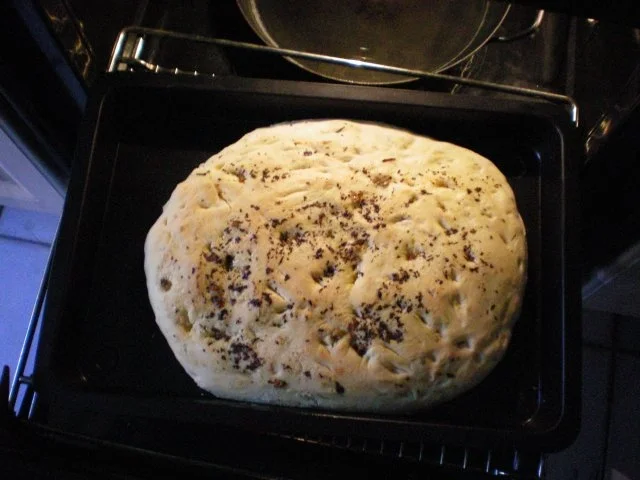 Rezept: Brot: Focaccia mit Rosmarin Bild Nr. 11 Brot: Focaccia mit Rosmarin - Rezept - Bild Nr. 11