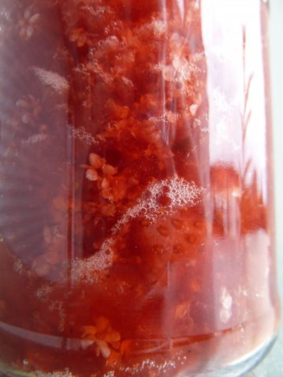 traumhafte Erdbeer-Holunderblüten-Marmelade - Rezept - Bild Nr. 4