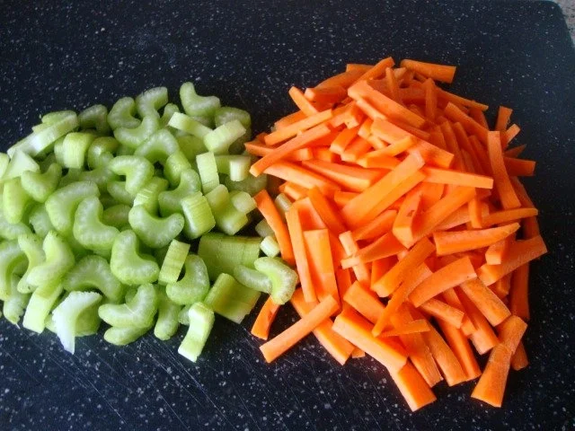 Rezept: Pesto Suppe, mit viel Einlage Bild Nr. 4 Pesto Suppe, mit viel Einlage - Rezept - Bild Nr. 4