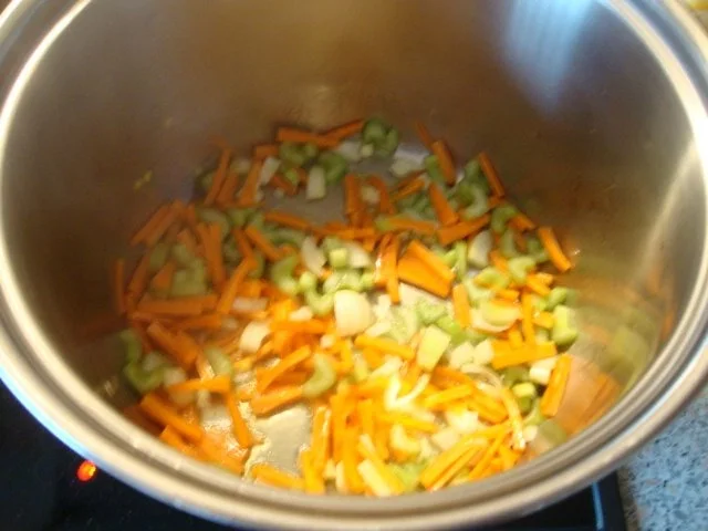 Rezept: Pesto Suppe, mit viel Einlage Bild Nr. 8 Pesto Suppe, mit viel Einlage - Rezept - Bild Nr. 8