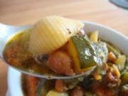 Pesto Suppe, mit viel Einlage - Rezept