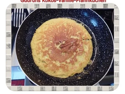 Kuchen: Kokos-Vanille-Pfannkuchen mit Honig und Erdbeermarmelade - Rezept - Bild Nr. 10