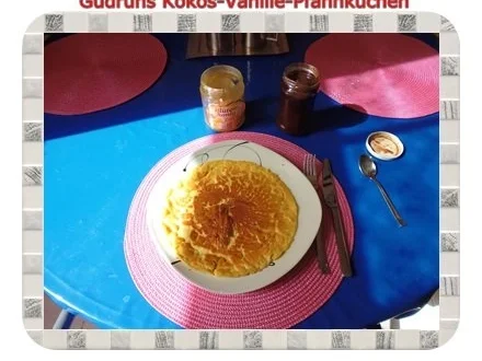 Kuchen: Kokos-Vanille-Pfannkuchen mit Honig und Erdbeermarmelade - Rezept - Bild Nr. 11