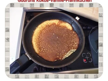 Kuchen: Kokos-Vanille-Pfannkuchen mit Honig und Erdbeermarmelade - Rezept - Bild Nr. 13