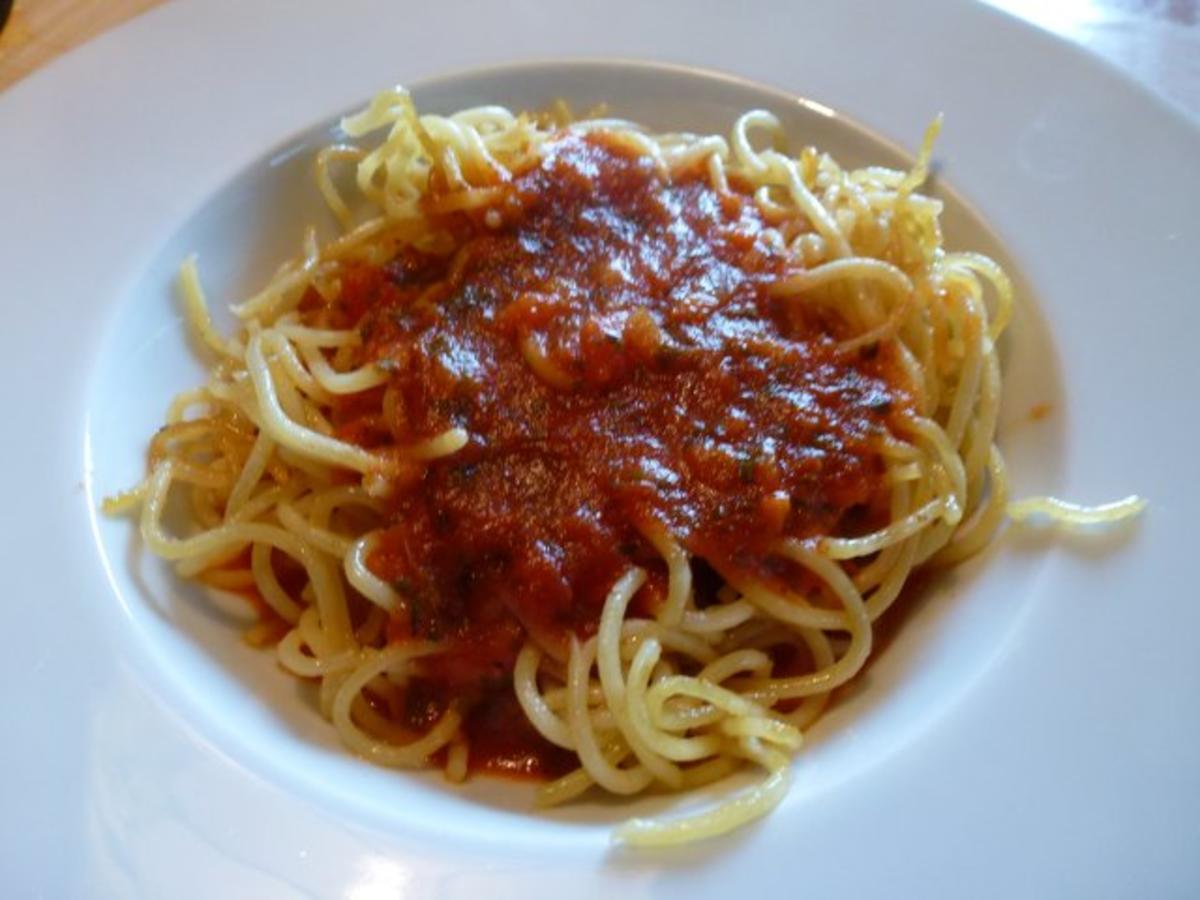Meine würzige Lieblings Tomaten Kräutersauce - einfach - von Test00
