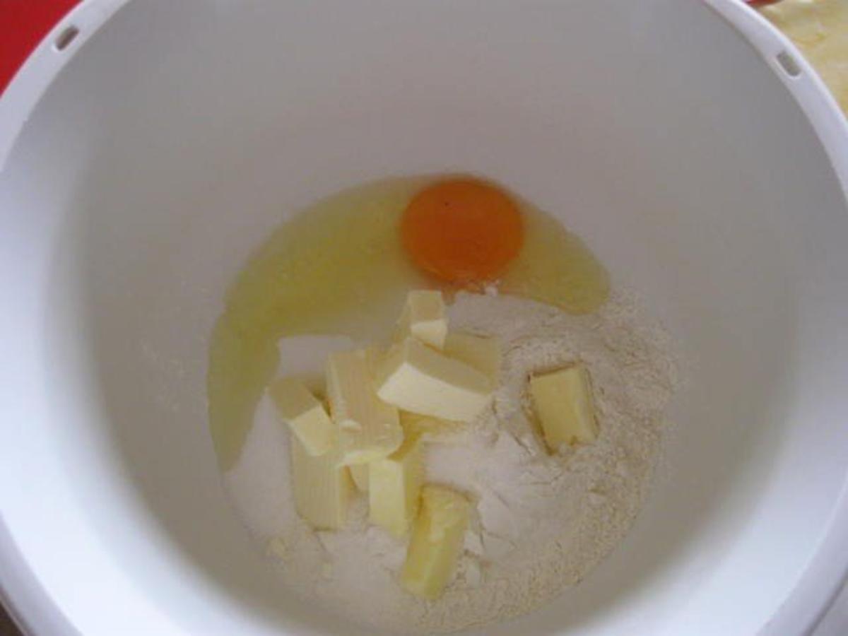 Buttermilch - Käsekuchen mit Rhabarber - Rezept - Bild Nr. 3