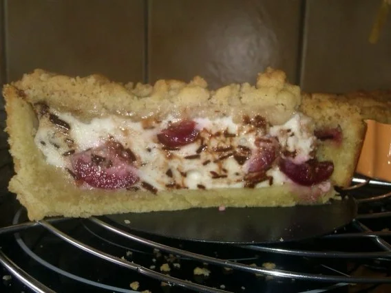 Quark-Streuselkuchen mit Kirschen und Raspelschokolade - Rezept - Bild Nr. 3