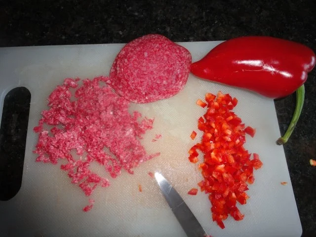 Rezept: Salami Pralinen im Feldsalat Bett Bild Nr. 3 Salami Pralinen im Feldsalat Bett - Rezept - Bild Nr. 3