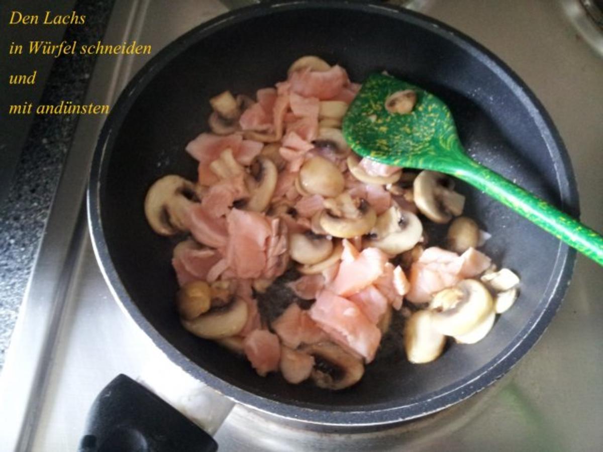Pfannengerichte: Rührei gesellt sich zu Lachs und Champignons - Rezept - Bild Nr. 5