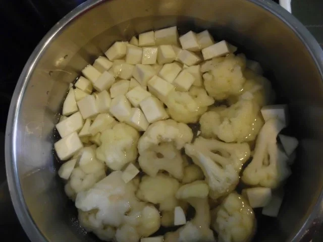 Rindergulasch scharf mit Blumenkohl-Selleriepürree - Rezept - Bild Nr. 11
