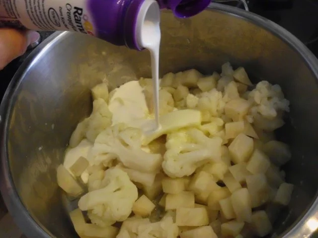 Rindergulasch scharf mit Blumenkohl-Selleriepürree - Rezept - Bild Nr. 12