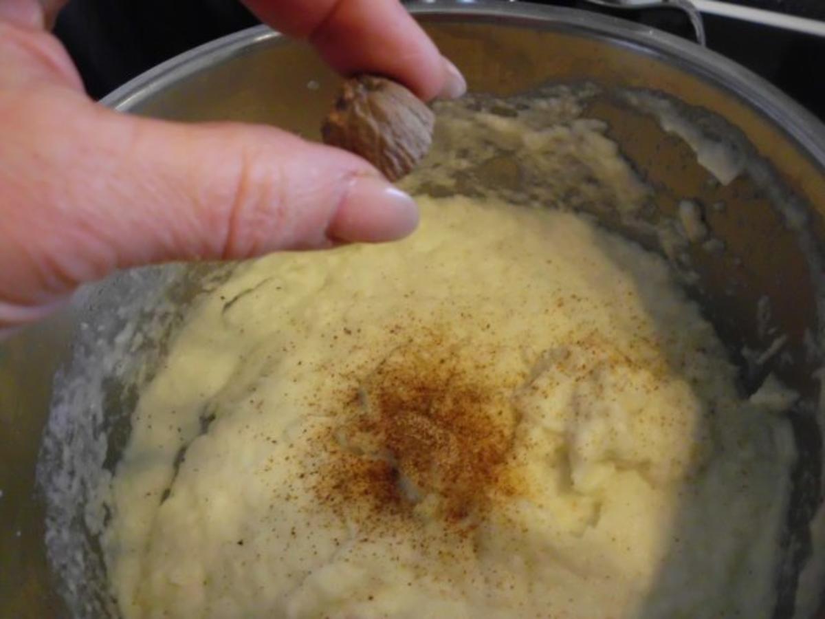 Rindergulasch scharf mit Blumenkohl-Selleriepürree - Rezept - kochbar.de