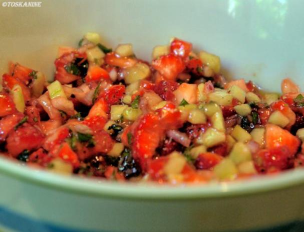 Erdbeer-Gurken-Salsa - Rezept mit Bild - kochbar.de