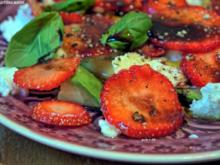 Avocado-Erdbeersalat mit Büffelmozzarella - Rezept