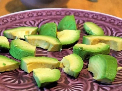 Avocado-Erdbeersalat mit Büffelmozzarella - Rezept - Bild Nr. 4