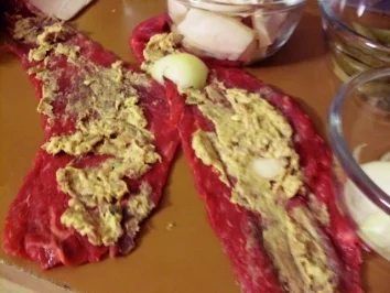 Rezept: Hauptgericht~Rouladen herzhaft mit Gurke Bild Nr. 3 Hauptgericht~Rouladen herzhaft mit Gurke - Rezept - Bild Nr. 3