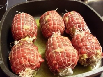 Rezept: Hauptgericht~Rouladen herzhaft mit Gurke Bild Nr. 5 Hauptgericht~Rouladen herzhaft mit Gurke - Rezept - Bild Nr. 5